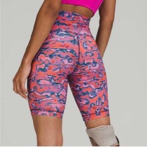 Lululemon Wunder Train High
Rise Short 8"